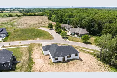 2050 Arbor Ridge Way, Janesville, WI 53548 - Photo 4