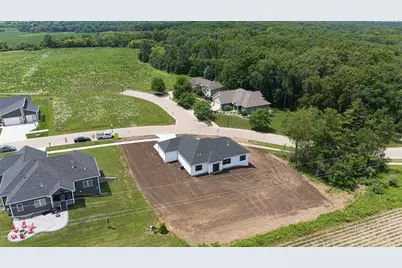 2050 Arbor Ridge Way, Janesville, WI 53548 - Photo 4