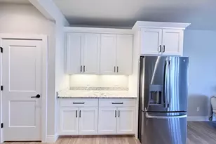 4719 Bellflower Dr, DeForest, WI 53532 - Photo 8