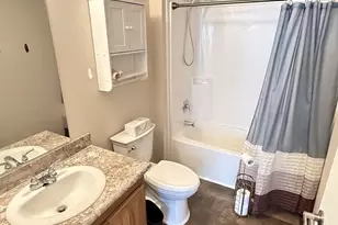 N114W20932 Briarwood Ln, Germantown, WI 53022 - Photo 16