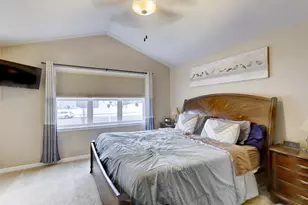 910 Yorktown Rd, DeForest, WI 53532 - Photo 24