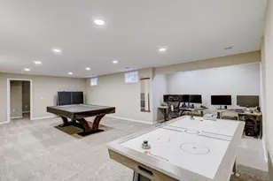 910 Yorktown Rd, DeForest, WI 53532 - Photo 40