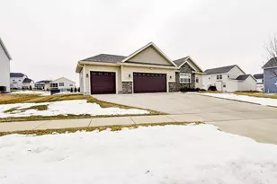 910 Yorktown Rd, DeForest, WI 53532 - Photo 48