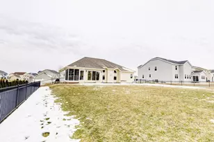 910 Yorktown Rd, DeForest, WI 53532 - Photo 58