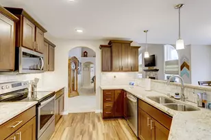 910 Yorktown Rd, DeForest, WI 53532 - Photo 10