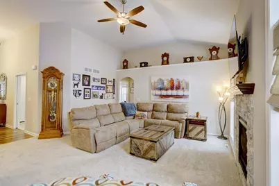 910 Yorktown Road, DeForest, WI 53532 - Photo 6