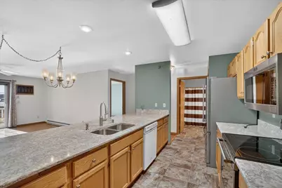 715 Canterberry Court #109, West Bend, WI 53090 - Photo 6