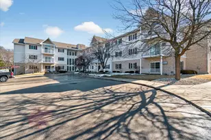 715 Canterberry Ct, West Bend, WI 53090 - Photo 26