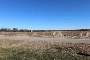 2635 S Claremont Dr, Beloit, WI 53511 - Photo 34