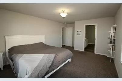 2635 S Claremont Drive, Beloit, WI 53511 - Photo 16