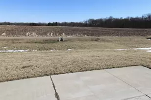 2635 S Claremont Dr, Beloit, WI 53511 - Photo 4