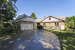 1018 Monroe St, Fort Atkinson, WI 53538 - Photo 2