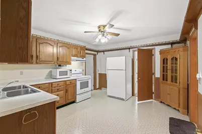 132 E Marion Street, Portage, WI 53901 - Photo 2