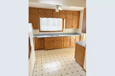 408 S Lincoln Avenue, Beaver Dam, WI 53916 - Photo 2