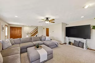 3823 Falcon Ridge Dr, Janesville, WI 53548 - Photo 8