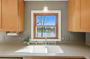 570 Riverview Dr, Marshall, WI 53559 - Photo 14