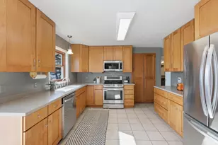 570 Riverview Dr, Marshall, WI 53559 - Photo 10