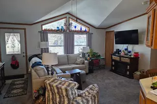 18 Falling Creek Dr, Janesville, WI 53548 - Photo 8