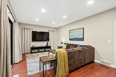 1030 Somerset Drive, Janesville, WI 53546 - Photo 8