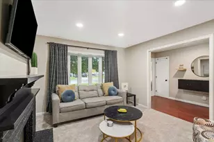 1030 Somerset Dr, Janesville, WI 53546 - Photo 6