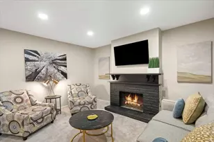 1030 Somerset Dr, Janesville, WI 53546 - Photo 4