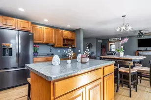 324 Diamond Oaks Dr, Ridgeville, WI 53533 - Photo 8