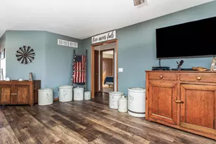 324 Diamond Oaks Dr, Ridgeville, WI 53533 - Photo 10