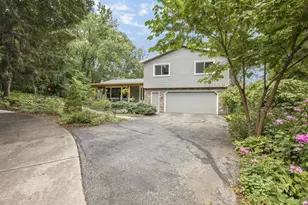 21 Julia Cir, Madison, WI 53705 - Photo 4