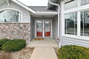 1616 Dewberry Dr, Madison, WI 53719 - Photo 4