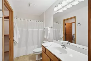 749 Cricket Ln, Middleton, WI 53562 - Photo 10