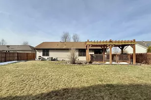 2656 N Wuthering Hills Dr, Janesville, WI 53546 - Photo 34