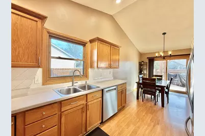 2656 N Wuthering Hills Drive, Janesville, WI 53546 - Photo 12