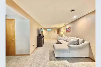 2656 N Wuthering Hills Drive, Janesville, WI 53546 - Photo 26