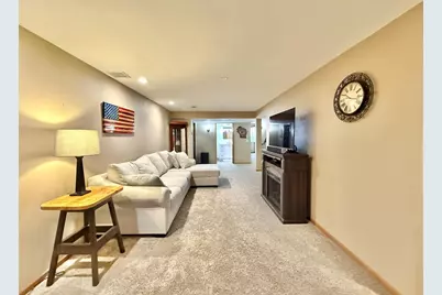 2656 N Wuthering Hills Drive, Janesville, WI 53546 - Photo 24