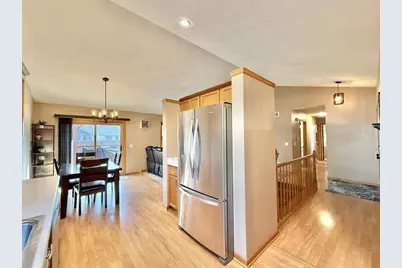 2656 N Wuthering Hills Drive, Janesville, WI 53546 - Photo 6