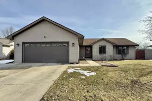 2656 N Wuthering Hills Dr, Janesville, WI 53546 - Photo 1