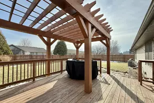 2656 N Wuthering Hills Dr, Janesville, WI 53546 - Photo 32