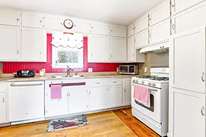 2402 Van Buren Street, New Holstein, WI 53061 - Photo 28