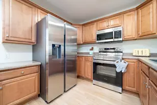 719 Cricket Ln, Middleton, WI 53562 - Photo 10