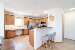 719 Cricket Ln, Madison, WI 53562 - Photo 14