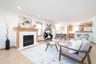 719 Cricket Ln, Middleton, WI 53562 - Photo 2