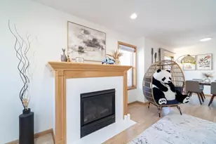 719 Cricket Ln, Middleton, WI 53562 - Photo 4