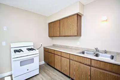 302-304 Bluff Street, Beloit, WI 53511 - Photo 8