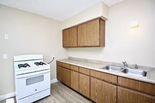 302-304 Bluff St, Beloit, WI 53511 - Photo 8