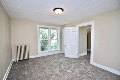 302-304 Bluff Street, Beloit, WI 53511 - Photo 4