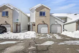 1012 Rockefeller Ln, Madison, WI 53704 - Photo 4