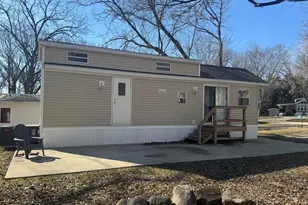 506 Sunset Cir, Edgerton, WI 53534 - Photo 2