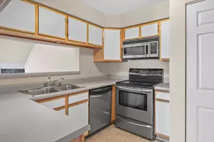 7202 Flagship Dr, Madison, WI 53719 - Photo 2