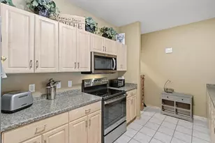 694 Clardell Dr, Sun Prairie, WI 53590 - Photo 12