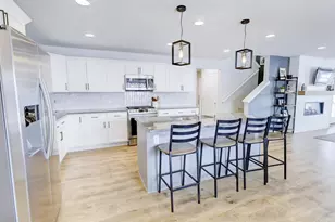 993 Clover Ln, DeForest, WI 53532 - Photo 6